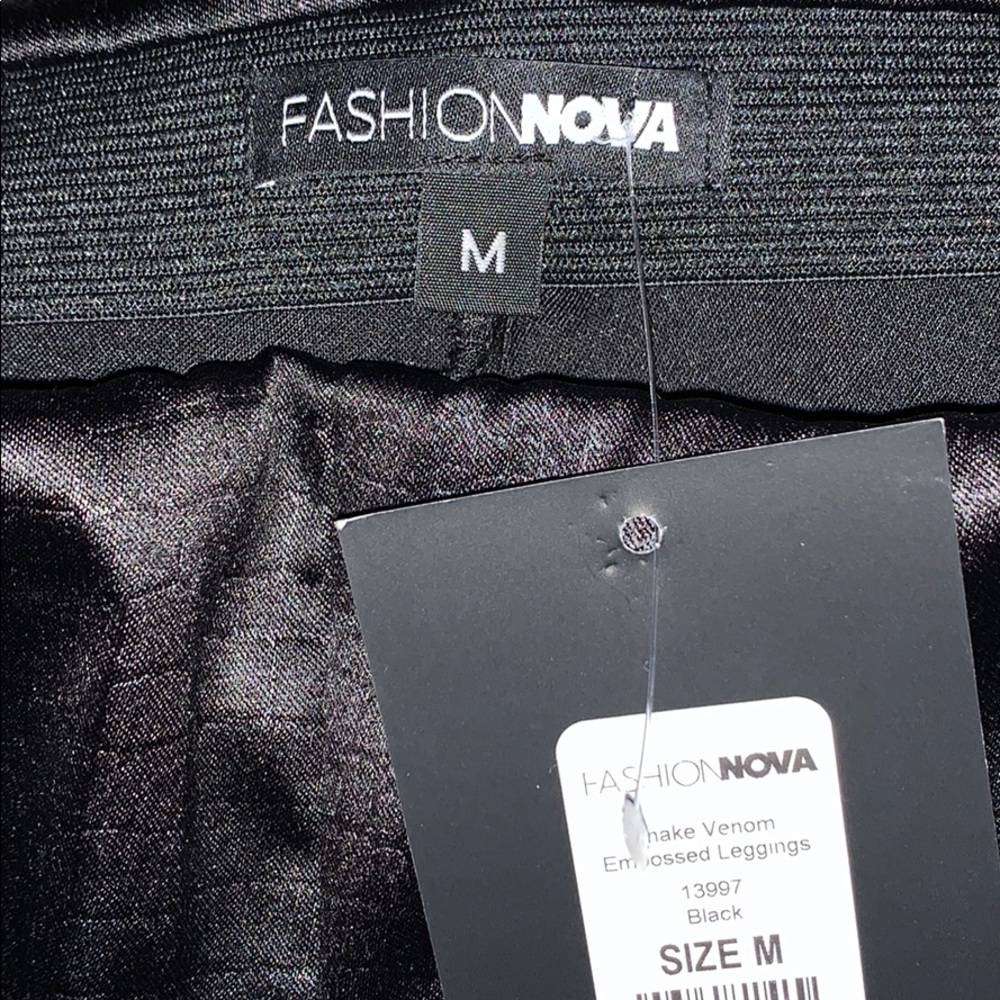 Fashion Nova Snake Venom Embossed Leggings - Picture 3 of 3